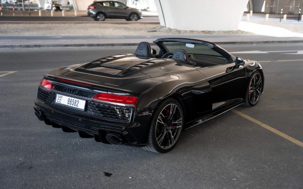 Black Audi R8 Spyder, 2022 Photo 4