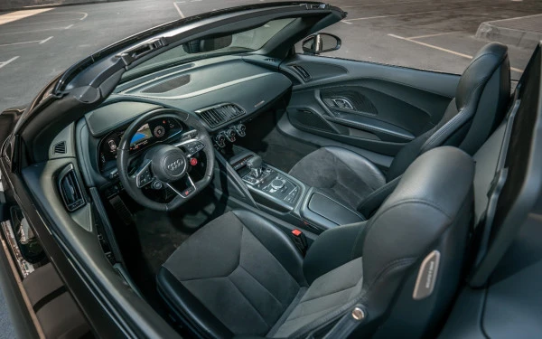 Black Audi R8 V10 Spyder, 2021 Photo 6