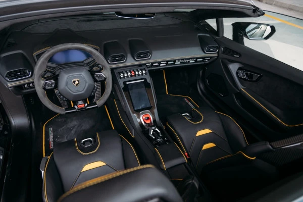 Black Lamborghini Evo Spyder, 2023 Photo 4
