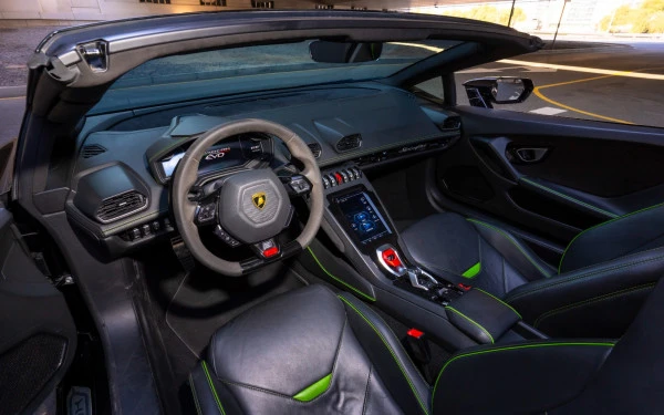 Black Lamborghini Evo Spyder, 2023 Photo 8