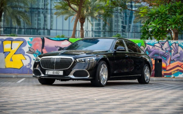 Black Mercedes Maybach S580, 2023 Photo 6