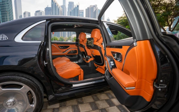 Black Mercedes Maybach S580, 2023 Photo 19