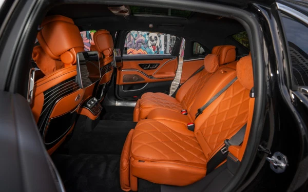 Black Mercedes Maybach S580, 2023 Photo 24