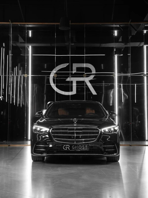 Black Mercedes S500, 2025 Photo 3