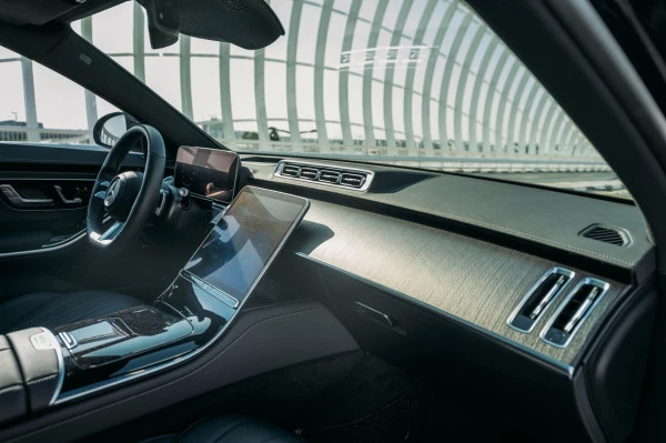 Black Mercedes S500, 2022 Photo 7