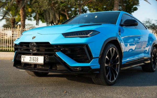 Blue Lamborghini Urus, 2023 Photo 2