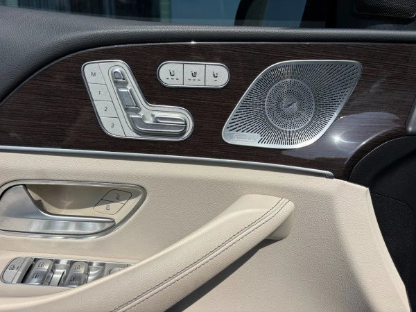 Blue Mercedes GLE 350, 2024 Photo 5