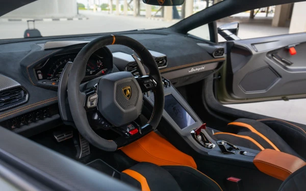 Green Lamborghini Huracan STO, 2023 Photo 5
