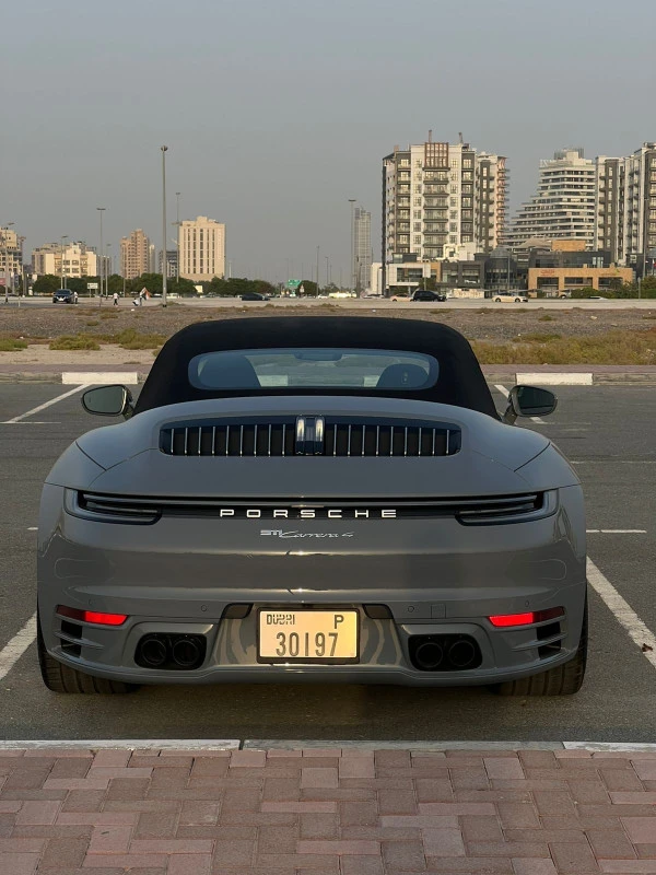 Grey Porsche 911 / Carrera, 2023 Photo 2