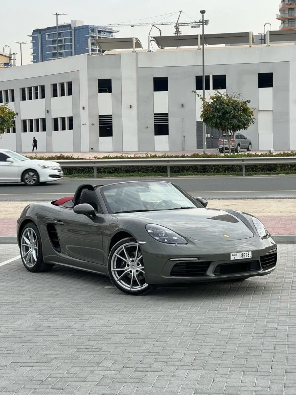 Grey Porsche 911 / Carrera, 2025 Photo 3