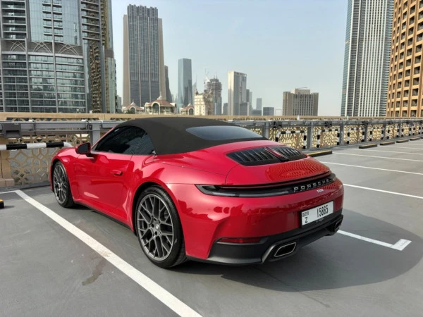 Red Porsche 911 / Carrera, 2026 Photo 6