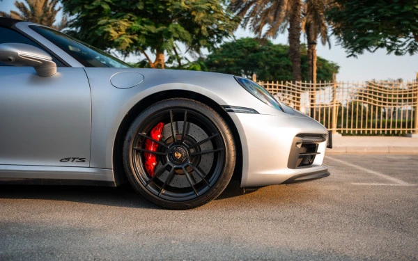 Silver Porsche 911 Carrera GTS, 2024 Photo 6