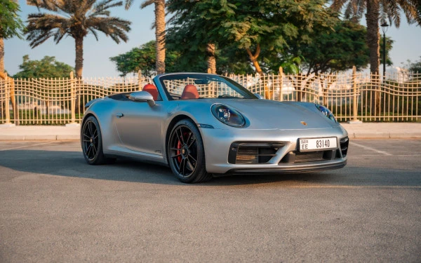 Silver Porsche 911 Carrera GTS, 2024 Photo 12
