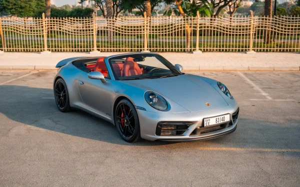 Silver Porsche 911 Carrera GTS, 2024 Photo 13