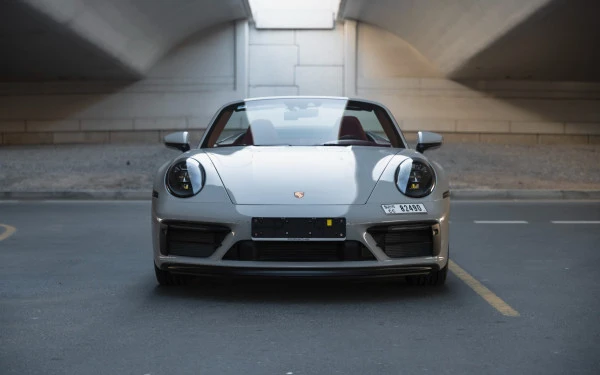 Silver Porsche 911 Carrera GTS, 2024 Photo 1