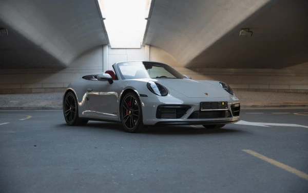 Silver Porsche 911 Carrera GTS, 2024 Photo 5