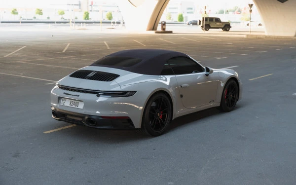 Silver Porsche 911 Carrera GTS, 2024 Photo 13