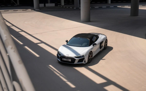 White Audi R8 Spyder, 2024 Photo 1