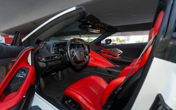White Chevrolet Corvette, 2025 Photo 3