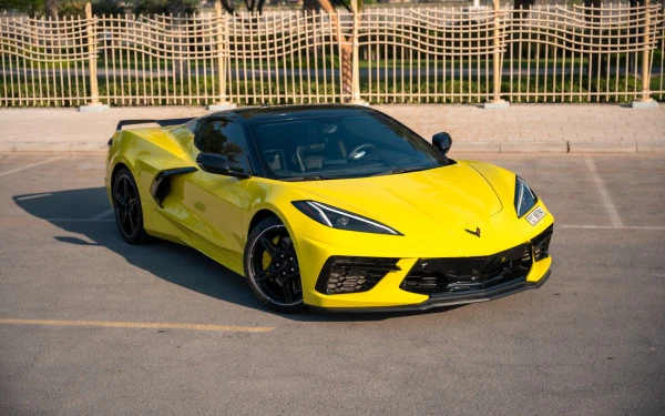 Yellow Chevrolet Corvette, 2022 Photo 4