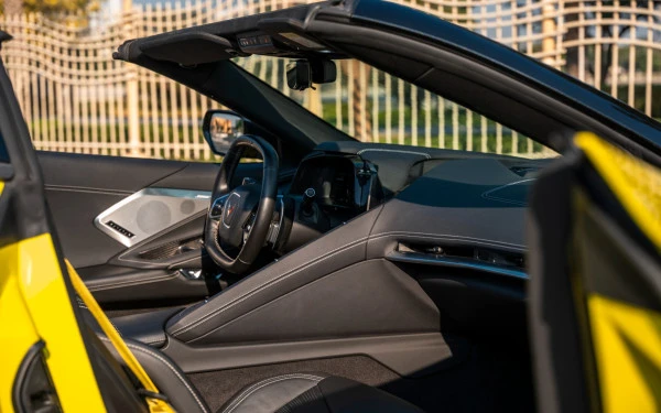 Yellow Chevrolet Corvette, 2022 Photo 12