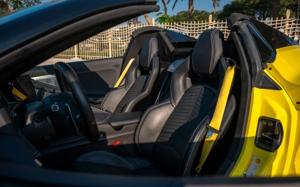 Yellow Chevrolet Corvette, 2022 Photo 21