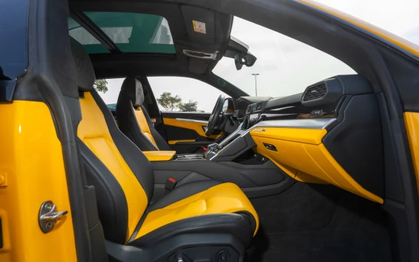 Yellow Lamborghini Urus, 2023 Photo 10