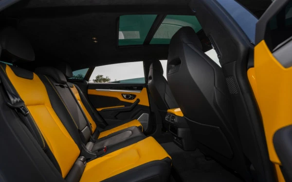Yellow Lamborghini Urus, 2023 Photo 18