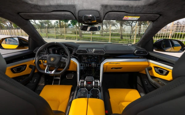 Yellow Lamborghini Urus, 2023 Photo 24