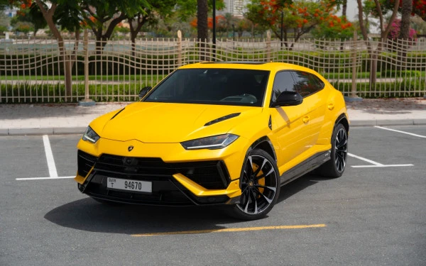 Yellow Lamborghini Urus, 2023 Photo 8